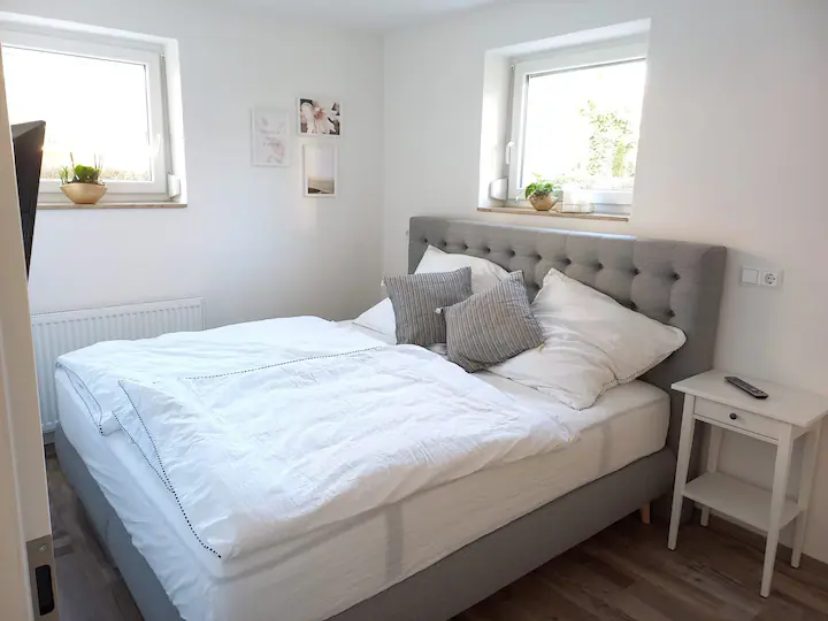 Schlafzimmer 1